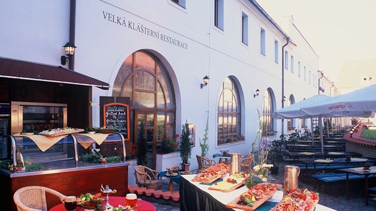 Velká klášterní restaurace