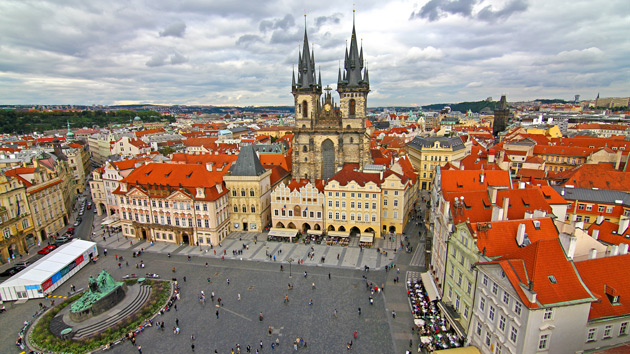Velká okružní cesta Prahou–Pražský hrad a Karlův most